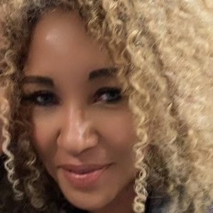 Meet your Posher, Posh